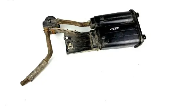 Active carbon filter fuel vapour canister