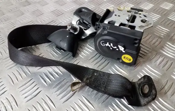 Jeep Cherokee III KJ Rear seatbelt