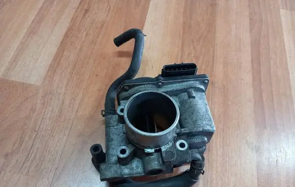 Mazda 6 Throttle valve R2AA136B0 00710004210720