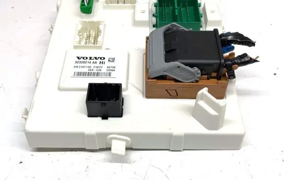 Volvo XC60 Central body control module 32320214