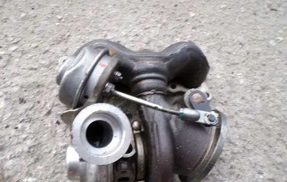 BMW 1 E82 E88 Turbo