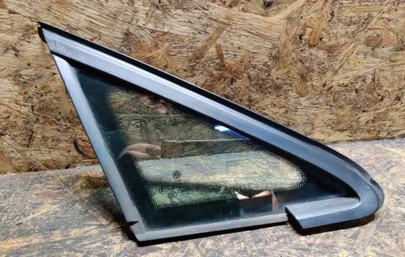 Seat Leon (5F) Front triangle window/glass 5G0845412