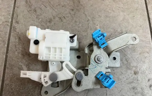 Volkswagen Amarok II Tailgate lock latch N1WBE431F94BA