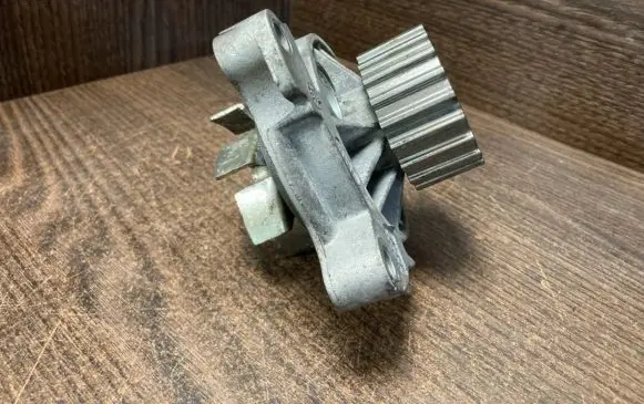 Volkswagen Crafter Water pump VKPS86619