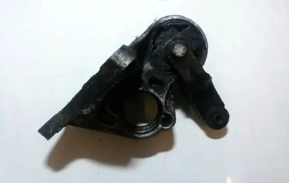 Peugeot 206 Engine mounting bracket 96358893
