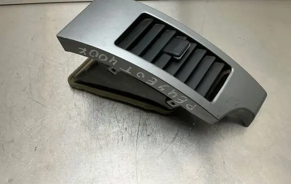 Peugeot 4007 Dash center air vent grill GN71114260 8030A013ZZ