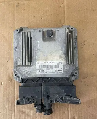 Opel Insignia A Engine control unit/module 55573539 0281015774