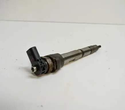 Volkswagen Golf VII Fuel injector 04L130277AE