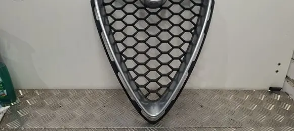 Alfa Romeo Stelvio Front grill 156108638