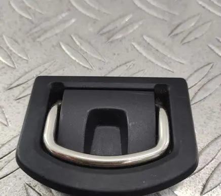 Volkswagen PASSAT B8 Tie down hook / loop 5M0863503