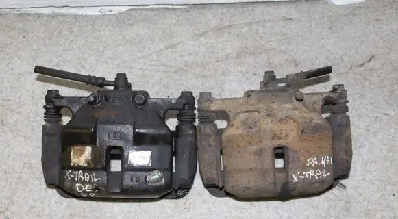 Nissan X-Trail T31 Front brake caliper