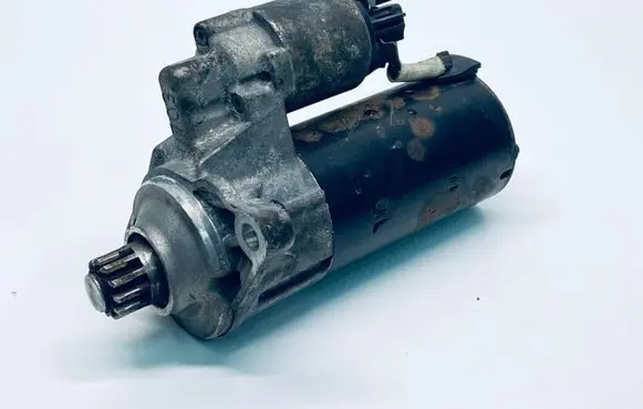 Volkswagen Jetta V Starter motor 02E911023L