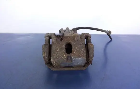 Nissan Maxima A34 Front brake caliper