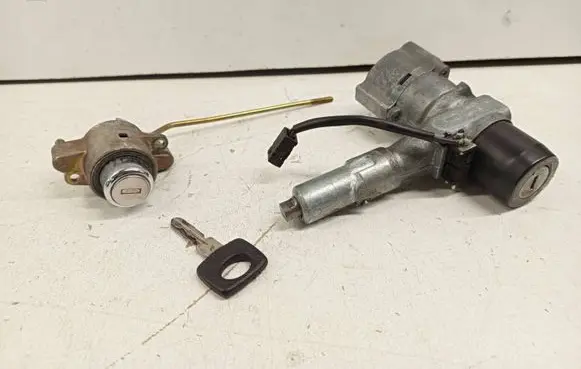 Mercedes-Benz S W126 Ignition lock NEIMAN0160 1264620730 1267503385