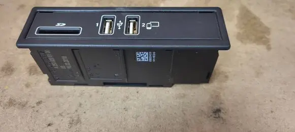 Mercedes-Benz GLC X253 C253 USB socket connector A2538206100