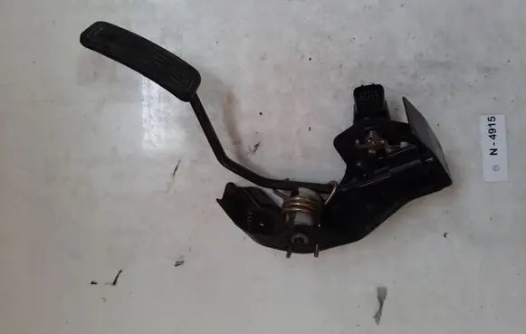 Toyota Corolla Verso E121 Accelerator throttle pedal