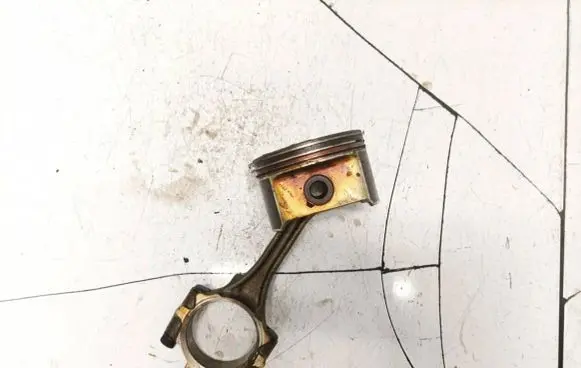 Chrysler 300M Piston with connecting rod