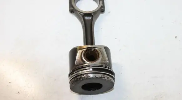 Volkswagen PASSAT B6 Piston with connecting rod