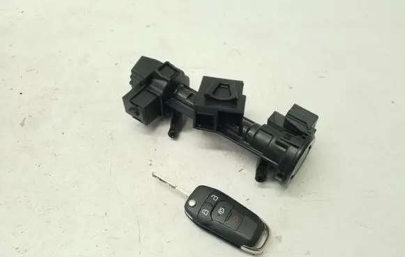 Ford Fusion II Ignition lock DS7T15607AB DG9C3F642AD
