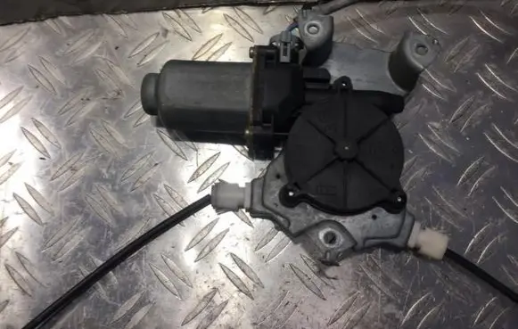 Nissan Almera Front door window regulator motor