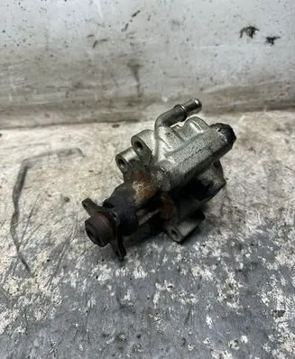 Renault Scenic I Power steering pump 26058572 7700417308