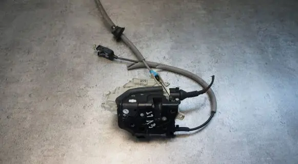 Audi A3 S3 8V Rear door lock 4G0839015C