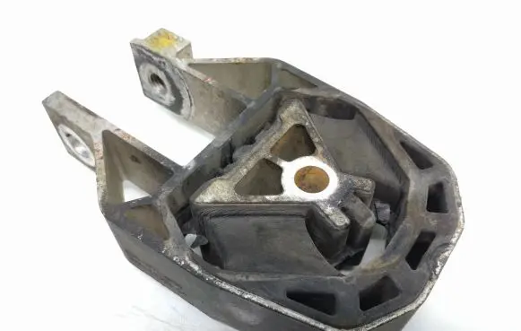 Engine mount bracket