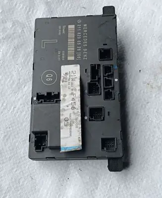 Mercedes-Benz E W211 Door control unit/module 2118200526 8156008 356803