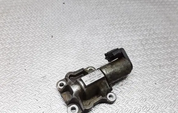Volvo S80 Camshaft vanos timing valve 8670421