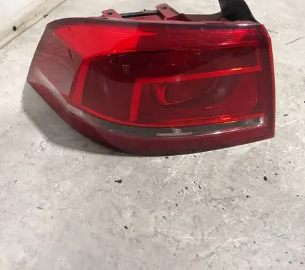 Volkswagen PASSAT B7 Rear/tail lights 3AE945095F