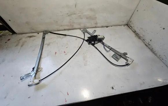 Citroen Berlingo Front door window regulator with motor