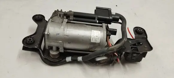 BMW X5M F85 Air suspension compressor/pump 6875177