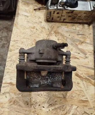 Mercedes-Benz C W204 Front brake caliper 295x28