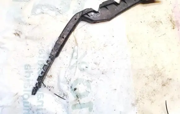 Skoda Octavia Mk2 (1Z) Front bumper mounting bracket 1z0807183a