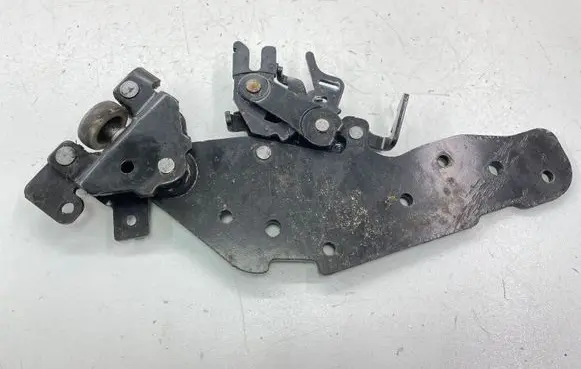 Ford Grand C-MAX Sliding door lower roller guide/hinge 