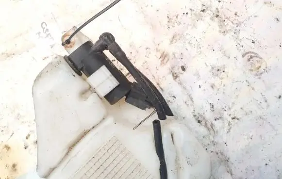 Ford Focus C-MAX Windscreen/windshield washer pump 1s7117k624fe