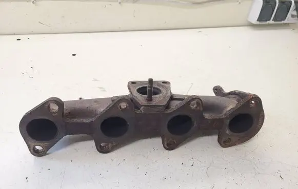 Opel Vivaro Exhaust manifold 