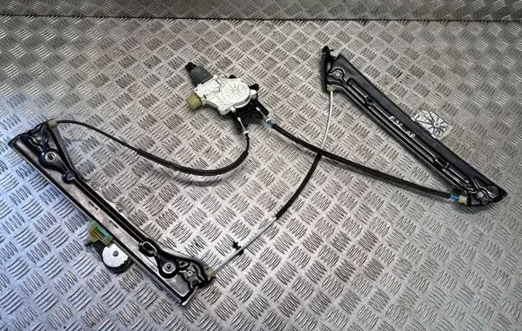 BMW 4 F32 F33 Front door window regulator with motor 7281623