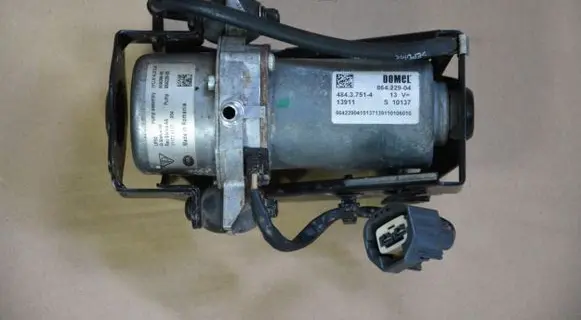 Volkswagen Touareg II ABS pump bracket 7P0514215A