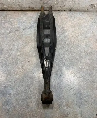 Rear control arm