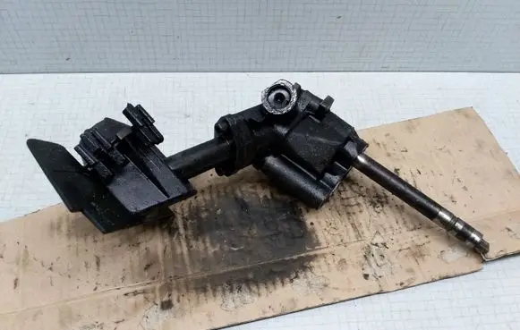 Audi A6 S6 C5 4B Oil pump 026115153A