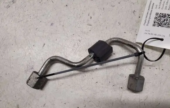 Audi A4 S4 B8 8K Fuel injector supply line/pipe