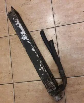 Engine oil radiator
