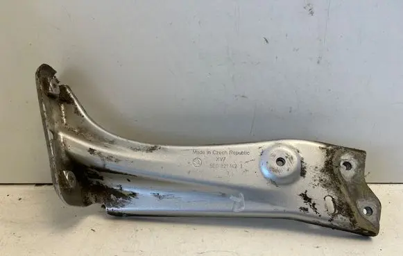 Skoda Octavia Mk3 (5E) Fender mounting bracket 5E0821142