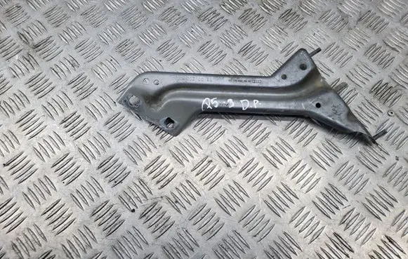 Audi Q5 SQ5 Fender mounting bracket 8R0821138