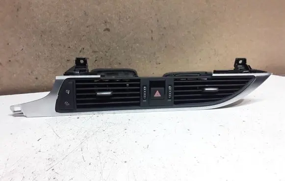 Audi A6 S6 C7 4G Dash center air vent grill 4G1820951