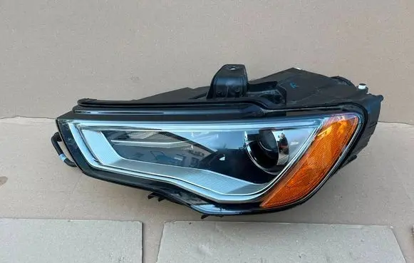 Audi A3 S3 8V Headlight/headlamp 8V0941005B 01074025AC 1EL01074025