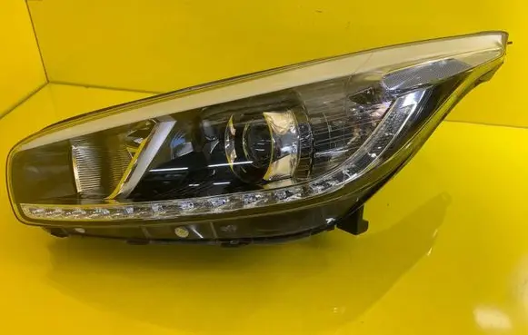 KIA Ceed Headlight/headlamp 92101-A2260