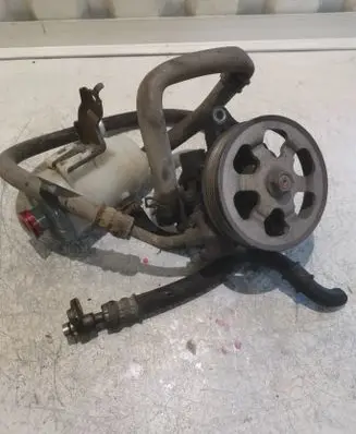 Honda FR-V Power steering pump 