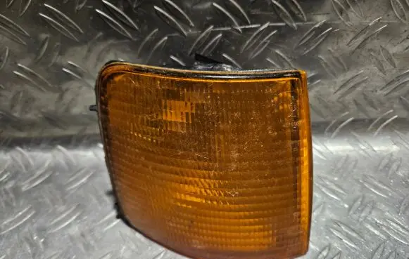 Volkswagen PASSAT B3 Front indicator light 357953050